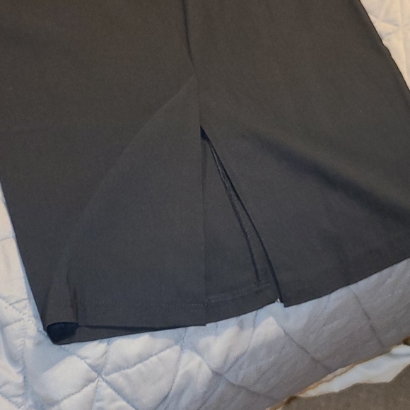 Nigh Rue21 black pencil skirt with zipper in front - Picture 3 of 4